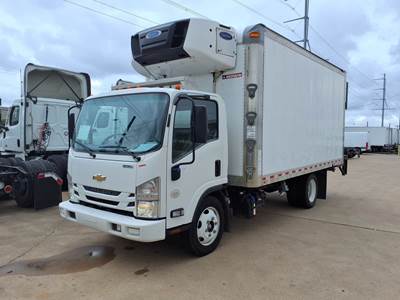 Chevrolet 4500XD 16 ft Refrigerated Truck - 215HP, 6 Speed Automatic, Liftgate