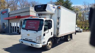 Chevrolet 4500XD 16 ft Refrigerated Truck - 215HP, 6 Speed Automatic, Liftgate