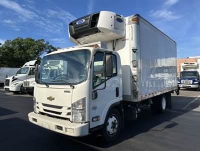 Chevrolet 4500XD 16 ft Refrigerated Truck - 215HP, 6 Speed Automatic, Liftgate