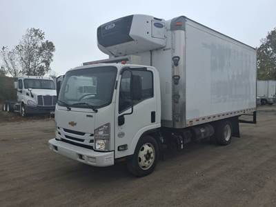 Chevrolet LCF5500HD 18 ft Refrigerated Truck - 6 Speed Automatic
