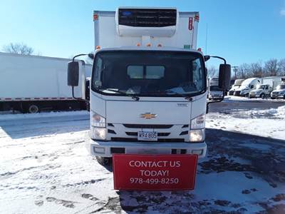 Chevrolet LCF5500HD 18 ft Refrigerated Truck - 215HP, 6 Speed Automatic, Liftgate