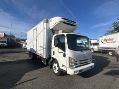 Chevrolet LCF5500XD 18 ft Refrigerated Truck - 215HP, 6 Speed Automatic
