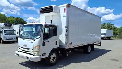 Chevrolet LCF5500XD 20 ft Refrigerated Truck - 215HP, 6 Speed Automatic