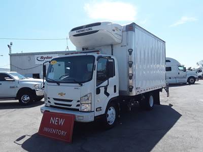 Chevrolet LCF5500XD 14 ft Refrigerated Truck - 215HP, 6 Speed Automatic, Liftgate