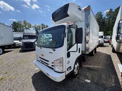 Chevrolet LCF5500XD 18 ft Refrigerated Truck - 215HP, 6 Speed Automatic