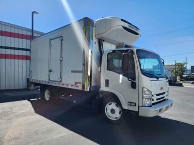 Chevrolet LCF5500XD 16 ft Refrigerated Truck - 215HP, 6 Speed Automatic, Liftgate