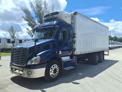 Freightliner Cascadia 113 24 ft Refrigerated Truck - 410HP, 12 Speed Automatic