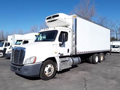 Freightliner Cascadia 125 26 ft Refrigerated Truck - 410HP, 10 Speed Manual, Liftgate