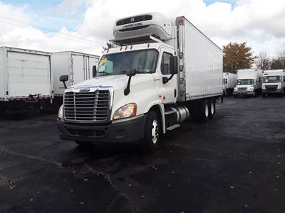 Freightliner Cascadia 26 ft Refrigerated Truck - 410HP, 10 Speed Manual, Liftgate