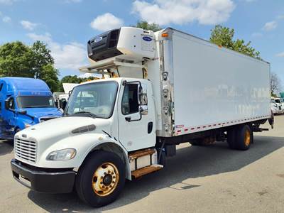 Freightliner FS-65 (BUS) 26 ft Refrigerated Truck - 240HP, 9 Speed Automatic, Liftgate