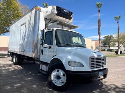 Freightliner M2 106 22 ft Refrigerated Truck - 240HP, 9 Speed Automatic, Liftgate