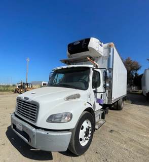 Freightliner M2 106 22 ft Refrigerated Truck - 260HP, 9 Speed Automatic