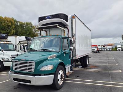 Freightliner M2 106 22 ft Refrigerated Truck - 260HP, 6 Speed Automatic