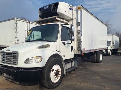 Freightliner M2 106 22 ft Refrigerated Truck - 240HP, 6 Speed Automatic