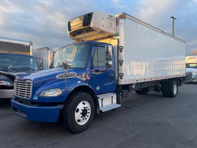 Freightliner M2 106 26 ft Refrigerated Truck - 280HP, 9 Speed Automatic, Liftgate
