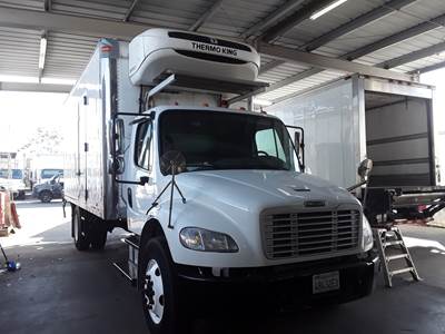 Freightliner M2 106 18 ft Refrigerated Truck - 240HP, 9 Speed Automatic, Liftgate