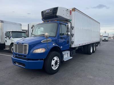 Freightliner M2 106 26 ft Refrigerated Truck - 350HP, 6 Speed Automatic, Liftgate