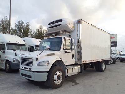 Freightliner M2 106 20 ft Refrigerated Truck - 300HP, 6 Speed Automatic, Liftgate