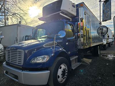 Freightliner M2 106 24 ft Refrigerated Truck - 240HP, 6 Speed Automatic, Liftgate