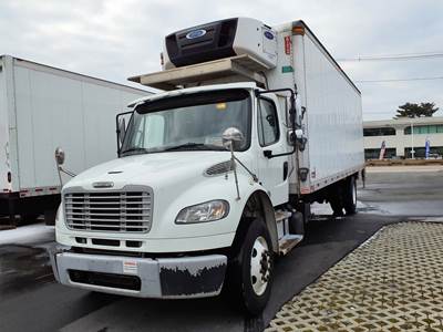 Freightliner M2 106 26 ft Refrigerated Truck - 330HP, 6 Speed Automatic, Liftgate