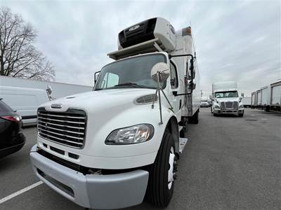 Freightliner M2 106 28 ft Refrigerated Truck - 270HP, 6 Speed Automatic