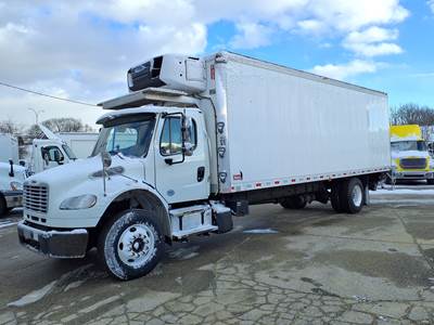 Freightliner M2 106 26 ft Refrigerated Truck - 330HP, 6 Speed Automatic, Liftgate