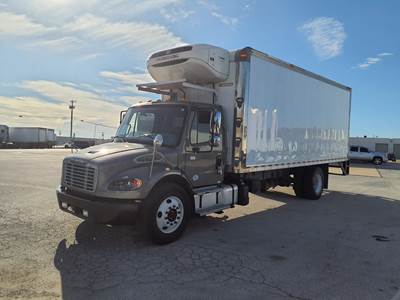 Freightliner M2 106 22 ft Refrigerated Truck - 240HP, 6 Speed Automatic