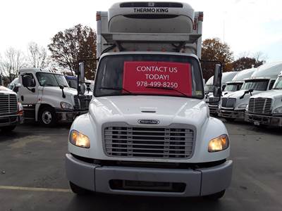 Freightliner M2 106 26 ft Refrigerated Truck - 240HP, 6 Speed Automatic, Liftgate