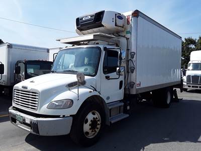 Freightliner M2 106 18 ft Refrigerated Truck - 260HP, 6 Speed Automatic, Liftgate