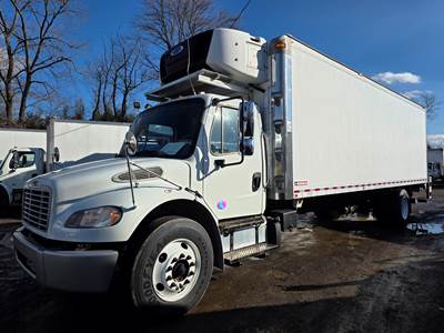 Freightliner M2 106 26 ft Refrigerated Truck - 260HP, 7 Speed Automatic, Liftgate
