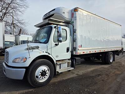 Freightliner M2 106 22 ft Refrigerated Truck - 6 Speed Automatic, Liftgate
