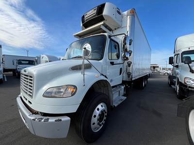 Freightliner M2 106 26 ft Refrigerated Truck - 6 Speed Automatic, Liftgate