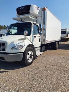 Freightliner M2 106 20 ft Refrigerated Truck - 280HP, 6 Speed Automatic, Liftgate