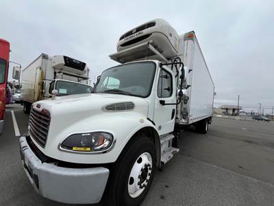Freightliner M2 106 26 ft Refrigerated Truck - 280HP, 6 Speed Automatic, Liftgate