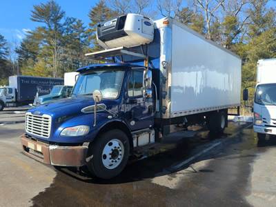 Freightliner M2 106 26 ft Refrigerated Truck - 6 Speed Automatic