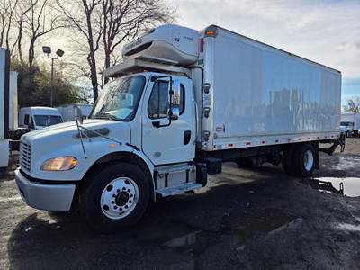 Freightliner M2 106 22 ft Refrigerated Truck - 6 Speed Automatic, Liftgate