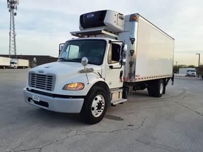 Freightliner M2 106 20 ft Refrigerated Truck - 240HP, 6 Speed Automatic, Liftgate