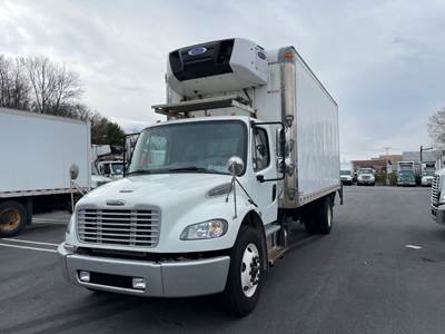 Freightliner M2 106 20 ft Refrigerated Truck - 260HP, 6 Speed Automatic, Liftgate