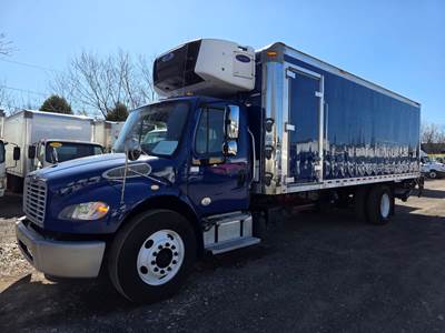 Freightliner M2 106 24 ft Refrigerated Truck - 240HP, 6 Speed Automatic, Liftgate