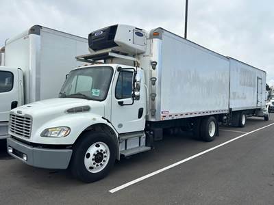 Freightliner M2 106 18 ft Refrigerated Truck - 230HP, 6 Speed Automatic, Liftgate