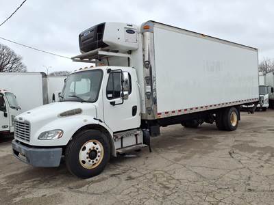 Freightliner M2 106 26 ft Refrigerated Truck - 240HP, 6 Speed Automatic, Liftgate