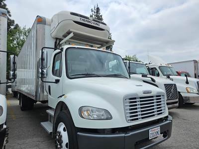 Freightliner M2 106 26 ft Refrigerated Truck - 240HP, 6 Speed Automatic