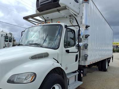 Freightliner M2 106 26 ft Refrigerated Truck - 9 Speed Automatic, Liftgate
