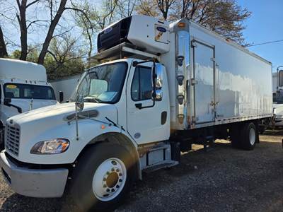 Freightliner M2 106 21 ft Refrigerated Truck - 240HP, 9 Speed Automatic, Liftgate