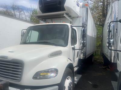 Freightliner M2 106 24 ft Refrigerated Truck - 9 Speed Automatic, Liftgate