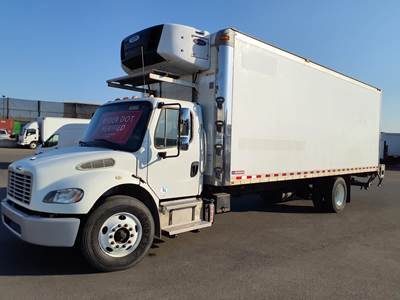 Freightliner M2 106 26 ft Refrigerated Truck - 240HP, 6 Speed Automatic, Liftgate