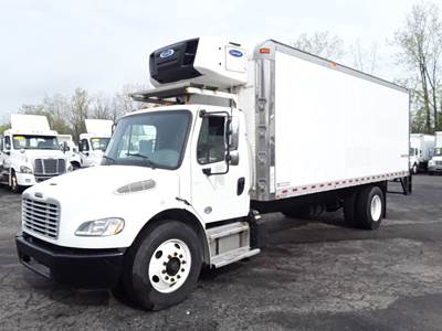 Freightliner M2 106 22 ft Refrigerated Truck - 240HP, 6 Speed Automatic, Liftgate