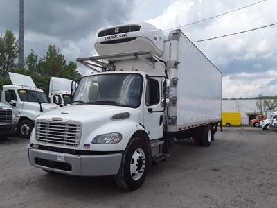 Freightliner M2 106 26 ft Refrigerated Truck - 240HP, 9 Speed Automatic, Liftgate