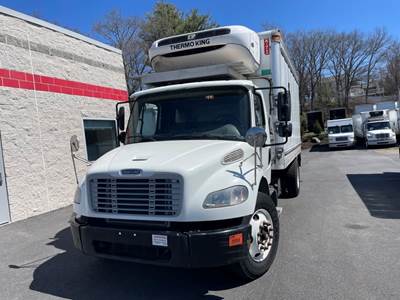 Freightliner M2 106 16 ft Refrigerated Truck - 260HP, 9 Speed Automatic, Liftgate