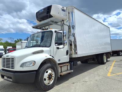 Freightliner M2 106 26 ft Refrigerated Truck - 6 Speed Automatic, Liftgate